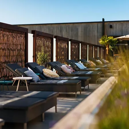 The Well Отель Колбот