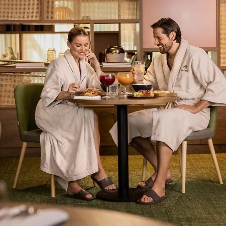 The Well Отель Колбот