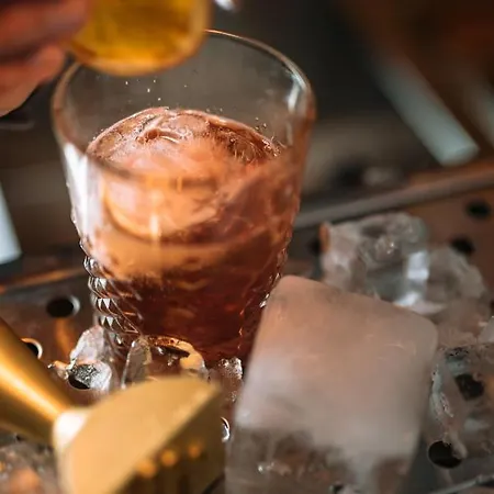 The Well Отель Колбот