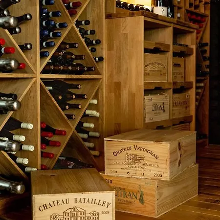 The Well Отель Колбот