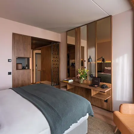The Well Hotel 4*
